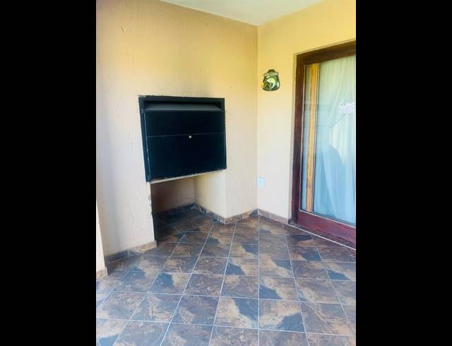 4 BEDROOM HOUSE FOR SALE IN SAVANNAH COUNTRY ESTATE